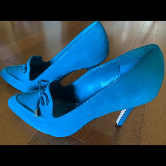 Shoes - Picture 1 of 2